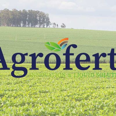 logo Agroferti sobre imagen paisaje agrario
