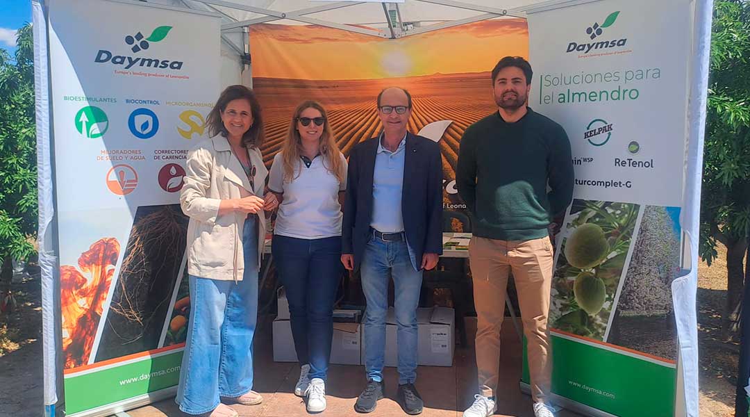 Beatriz Ostos en stand de Daymsa