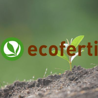 Logo Ecoferti sobre planta creciendo
